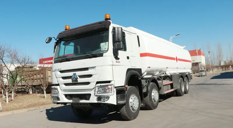 Sinotruk Howo A7 420 8×4 Oil Tanker Truck
